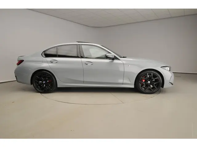 BMW 3 Serie Sedan 318i 2025 Benzine 4