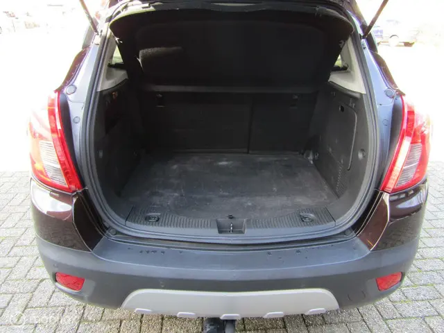 Opel Mokka 1.4 T Edition | Camera, PDC, Trekhaak 2015 Benzine 17