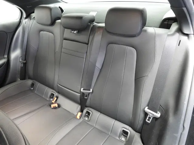 Mercedes-Benz A-Klasse A180 Premium Plus 2021 Benzine 34