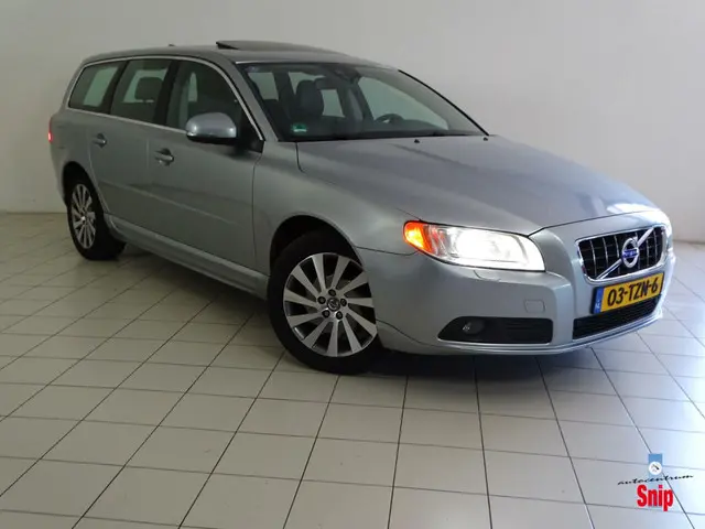 Volvo V70 1.6 T4 Limited Edition 2012 Benzine 18