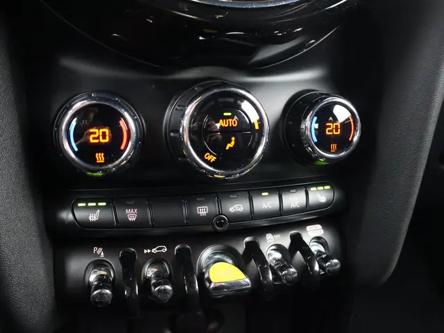 MINI Electric Mini Essential 33 kWh 2021 Elektrisch 17