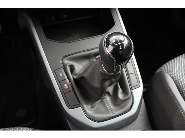 SEAT Arona 1.0 TSI Style 2020 Benzine 16