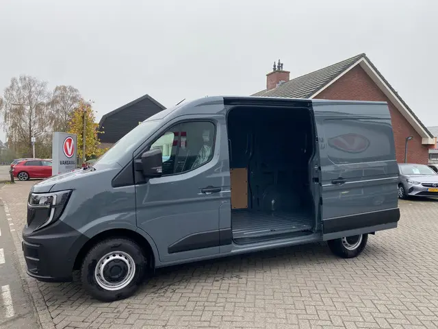 Renault Master T35 2.0 dCi 150 L2H2 Extra 2024 Diesel 11