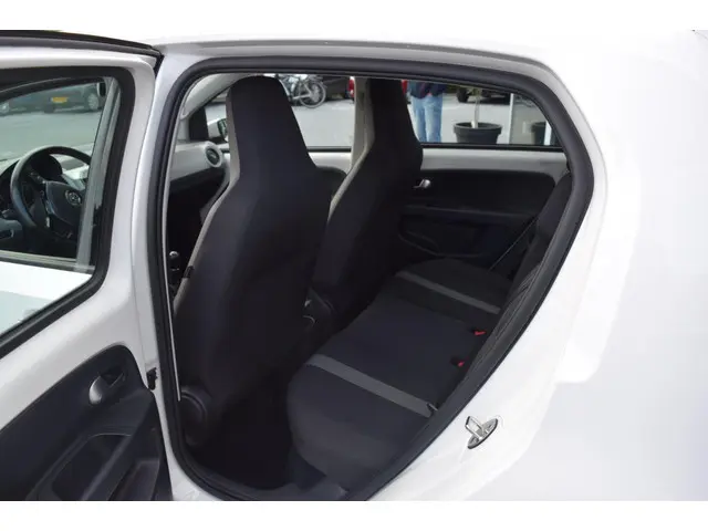 Volkswagen up! 1.0 BMT high up! 2019 Benzine 13