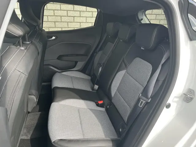 Renault Clio 1.0 TCe 90 GPF Techno 2025 Benzine 8