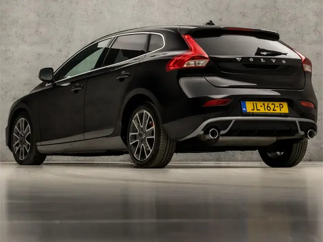 Volvo V40 2.0 D2 R-Design 2016 Diesel 3