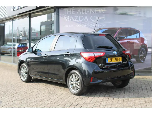 Toyota Yaris 1.5 Hybrid Dynamic 2019 Hybride Benzine 8