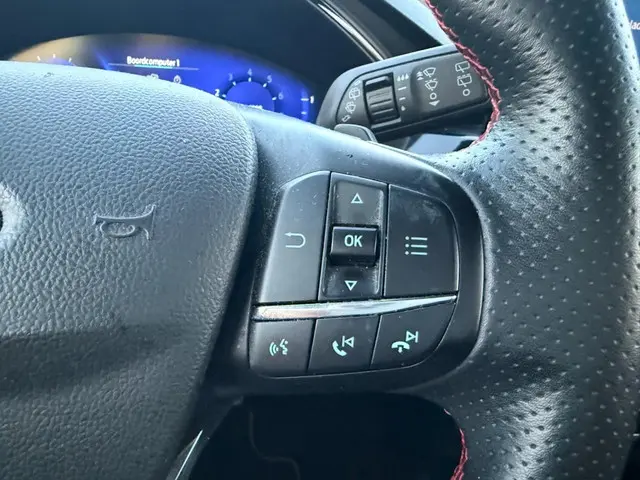 Ford Focus Wagon 1.5 EcoB. ST Line 2021 Benzine 21