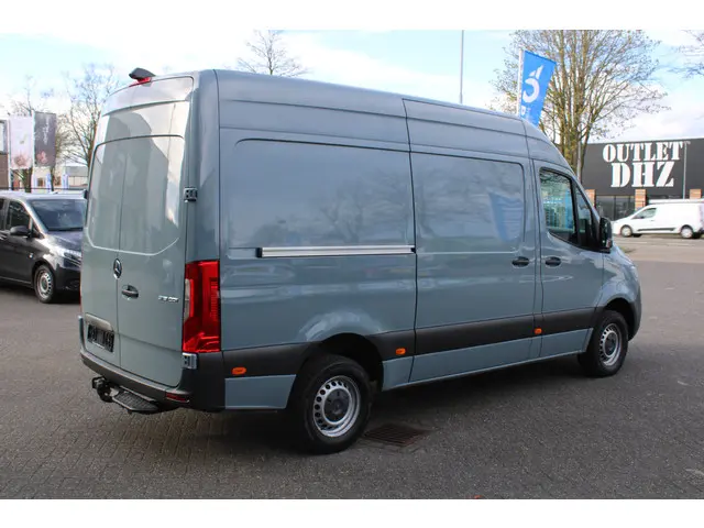 Mercedes-Benz Sprinter 3