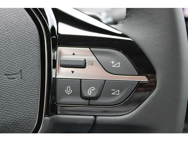 Peugeot 308 SW 1.2 Hybrid 136 e-DCS6 Allure 2024 Benzine 25