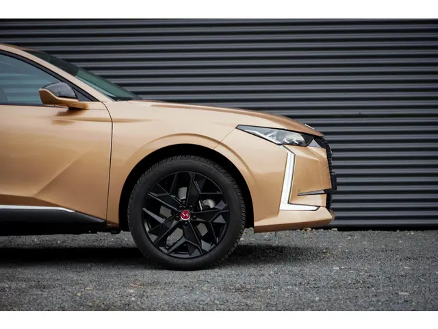 DS DS 4 E-Tense Rivoli 2022 Hybride Benzine 11