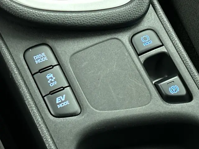 Toyota Yaris 1.5 Hybrid Active Auto. 2023 Hybride Benzine 8