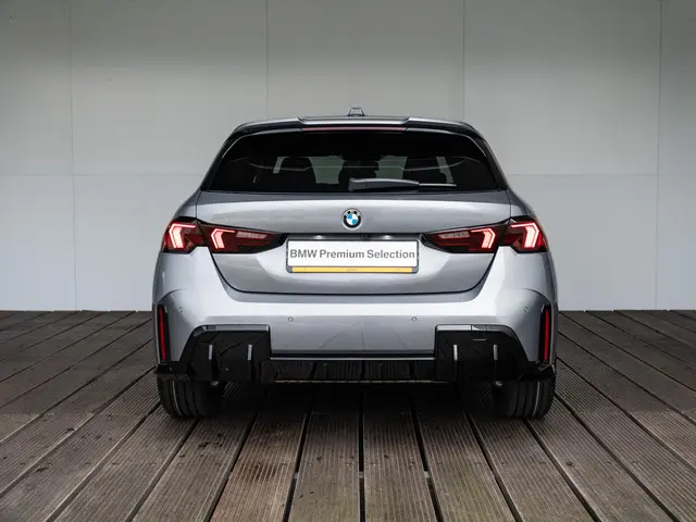 BMW 1 Serie 120 5-deurs 2024 Benzine 5