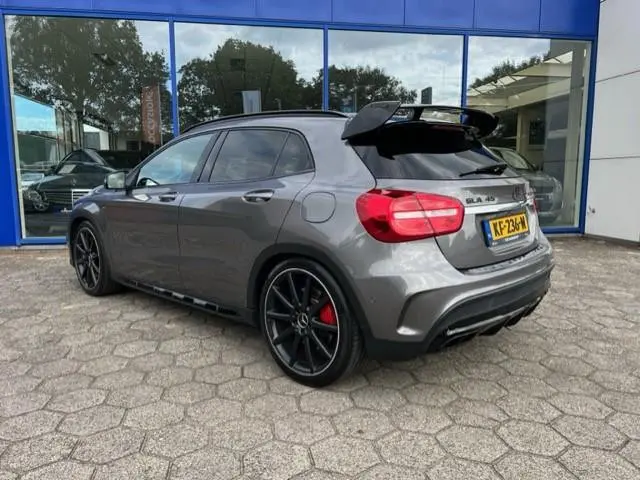 Mercedes-Benz GLA 3
