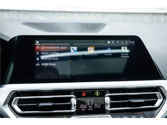 BMW 3 Serie Touring 320i Sportline 2021 Benzine 53