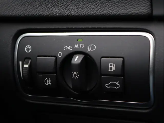 Volvo V60 2.4 D6 AWD Plug-In Hybrid 2015 Hybride Diesel 39