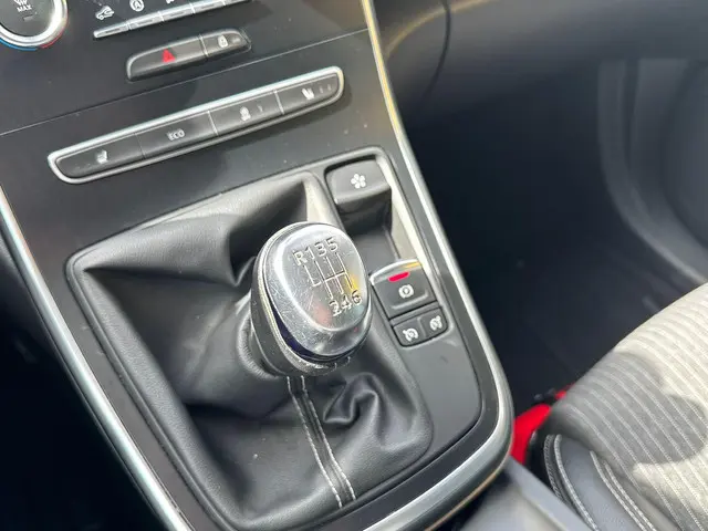 Renault Grand Scénic TCe 140 Intens 7p. 2021 Benzine 22