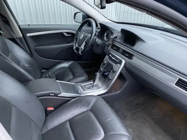 Volvo V70 1.6 T4 Limited Edition 2012 Benzine 16