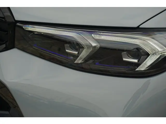 BMW 3 Serie Touring 330e 2024 Hybride Benzine 6