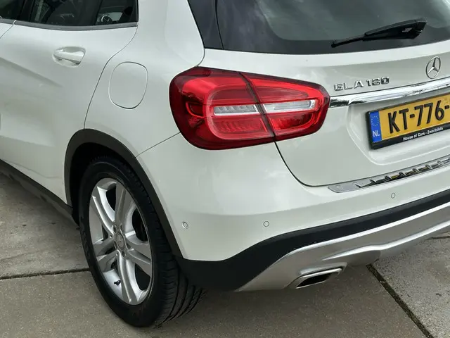 Mercedes-Benz GLA 180 Prestige 2016 Benzine 33