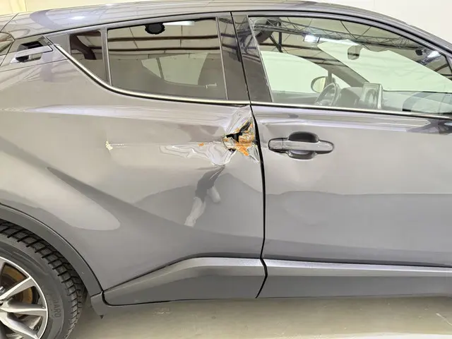 Toyota C-HR CH-R 1.8 Hybrid Executive 2017 Benzine 9