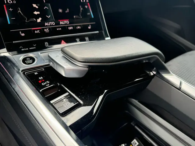 Audi e-tron 50 quattro S edition 71 kWh 2022 Elektrisch 13