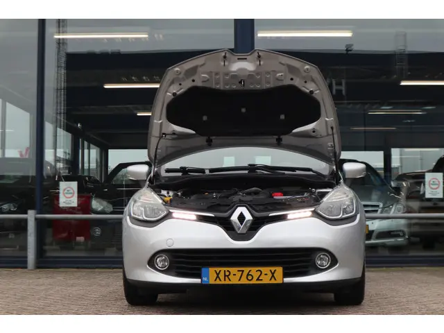 Renault Clio Estate 0.9 TCe Limited 2016 Benzine 12