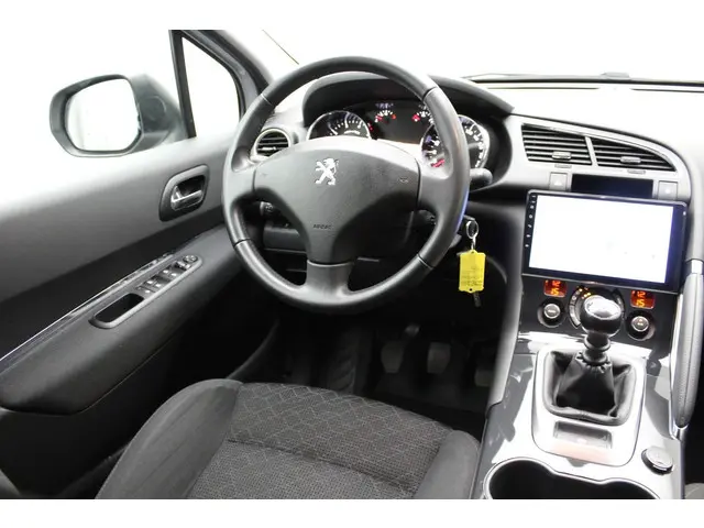 Peugeot 3008 1.2 PureTech Style 2016 Benzine 27
