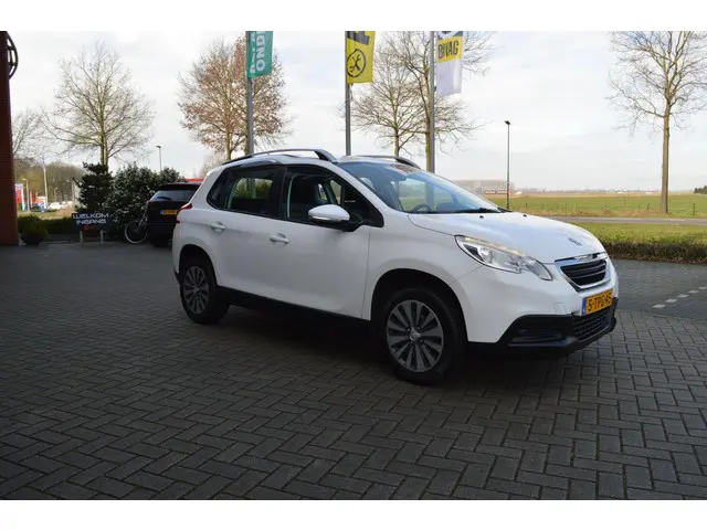 Peugeot 2008 1.2 VTi Access automaat 2014 Benzine 4