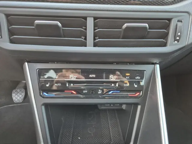 Volkswagen Taigo 1.0 TSI Life Business 2023 Benzine 24