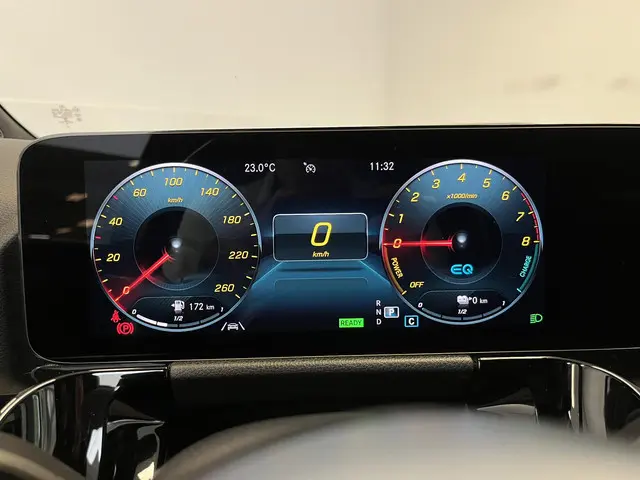 Mercedes-Benz GLA 250 e AMG Line 2020 Hybride Benzine 33