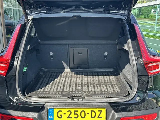 Volvo XC40 1.5 T3 R-Design 2019 Benzine 27