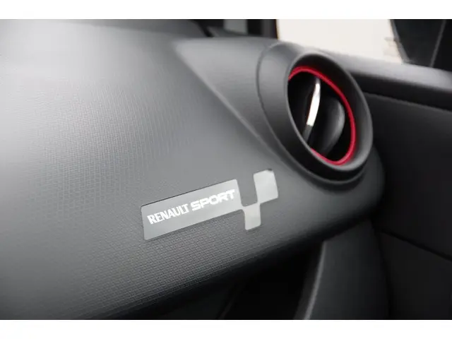 Renault Clio 1.6 R.S. /Uniek/Dealer onderhouden/ 2015 Benzine 6