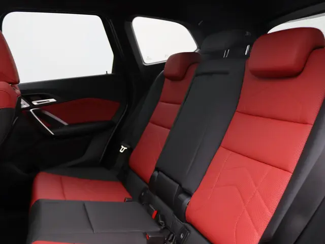 BMW X1 xDrive25e 2023 Hybride Benzine 26