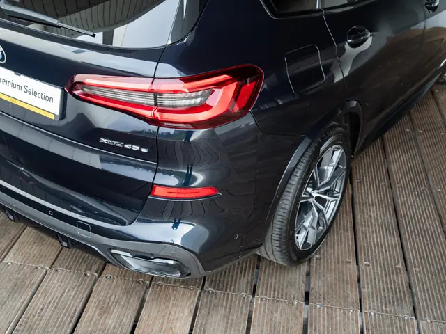 BMW X5 xDrive45e 2021 Hybride Benzine 45