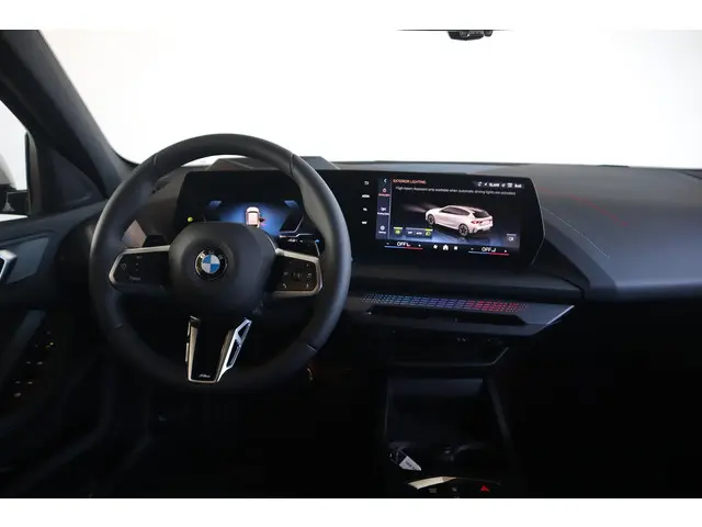 BMW 1 Serie 5-deurs 120 2025 Benzine 10