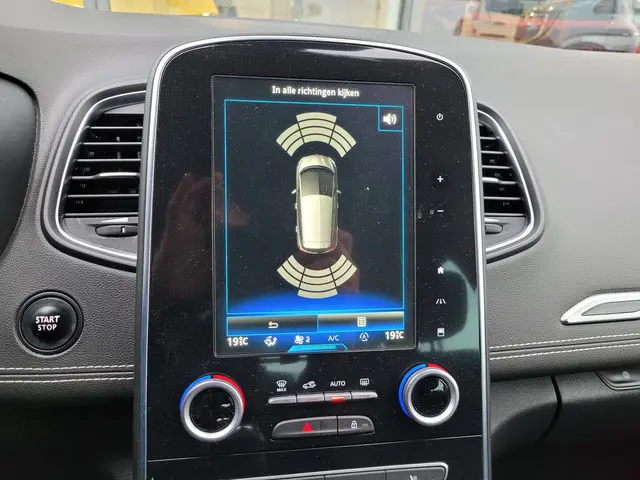 Renault Scénic 1.2 TCe Bose 2016 Benzine 12