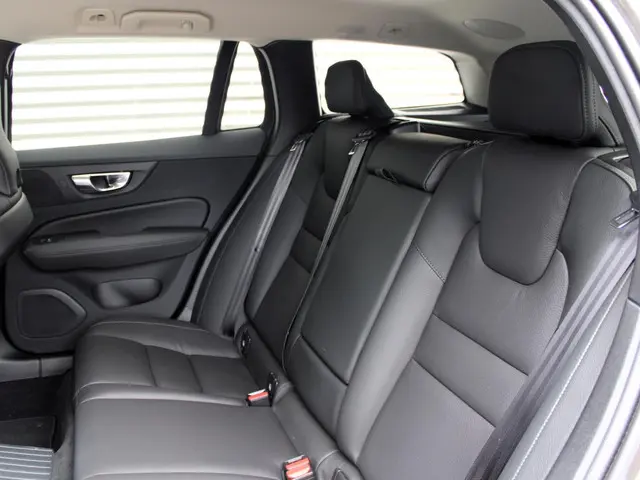 Volvo V60 2.0 B3 Plus Dark 2023 Benzine 17