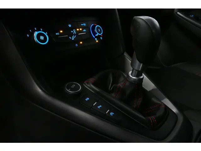 Ford Focus 1.5 Red Edition 2016 Benzine 8