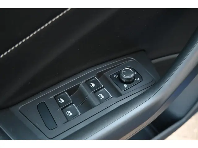 Volkswagen T-Roc Cabrio 1.5 TSI Style 2023 Benzine 23