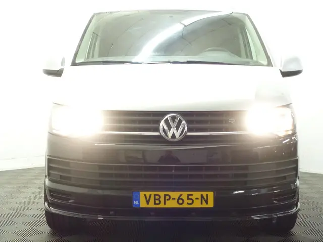 Volkswagen Transporter 2.0 TDI Euro 6 R-Line+ 2019 Diesel 15