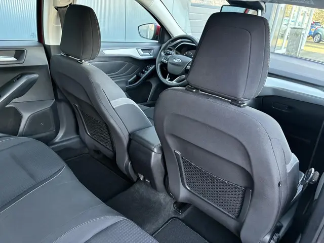 Ford Focus Wagon HELAAS VERKOCHT!!! 2019 Benzine 33