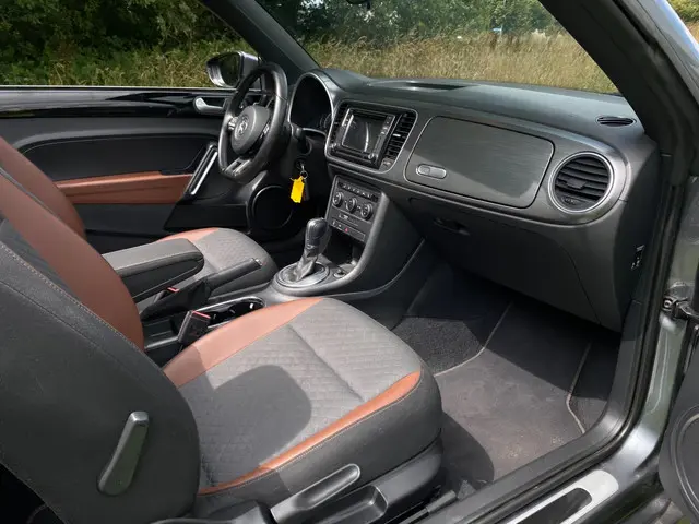 Volkswagen Beetle Cabrio 1.2 TSI Automaat 2016 Benzine 22