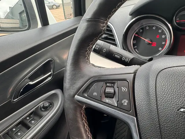 Opel Mokka 1.4 T Cosmo 4x4 2013 Benzine 24