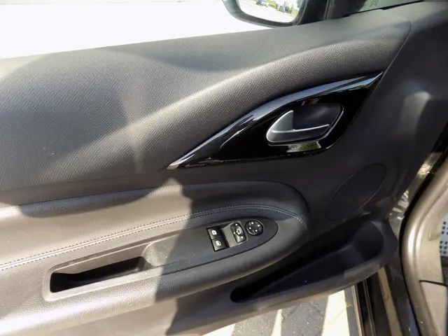 Citroën DS3 1.2 VTi So Chic Cruise control 2014 Benzine 12
