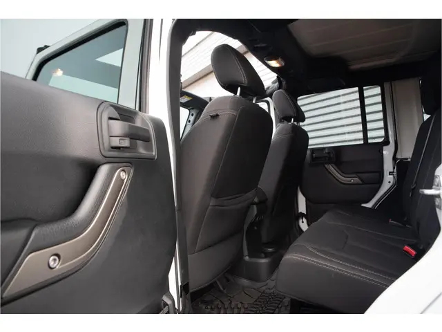 Jeep Wrangler Unlimited 3.6 Golden Eagle 2019 Benzine 13