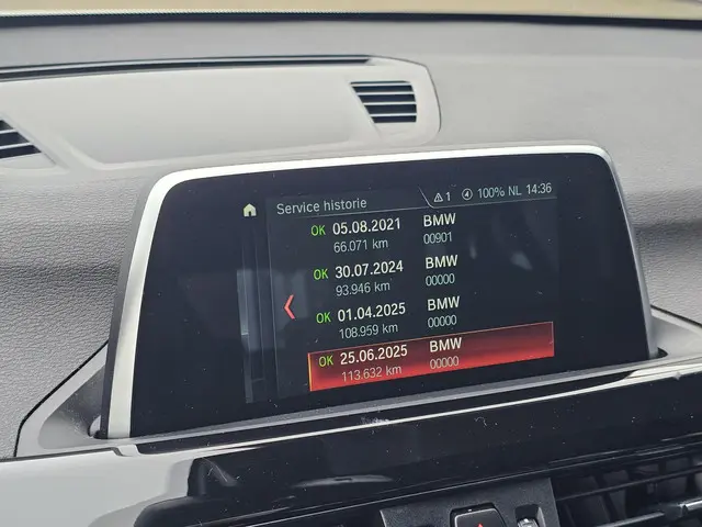 BMW X1 sDrive18i 2018 Benzine 23