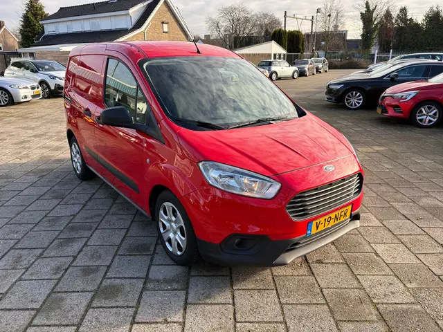 Ford Transit Courier 1.0 Trend EcoBoost S&S 2022 Benzine 4