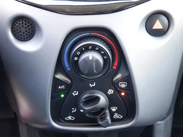 Toyota Aygo 1.0 VVT-i x-first 2019 Benzine 21