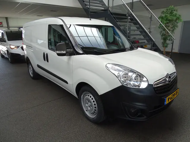 Opel Combo 1.3 CDTi L2H1 Executive, Maxi, 2018 Diesel 3